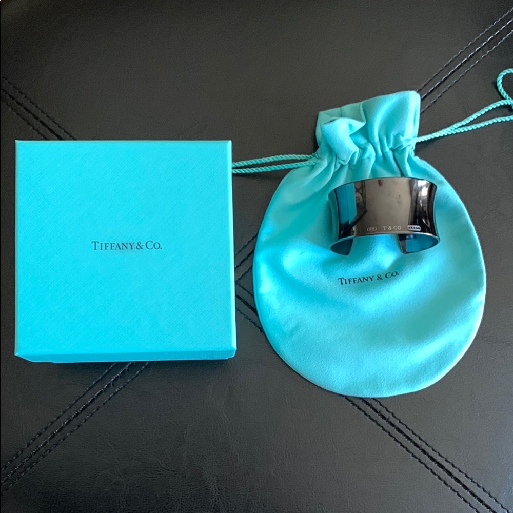 Tiffany & Co authentic 1837 Collection Small Woman’s Cuff in black titanium